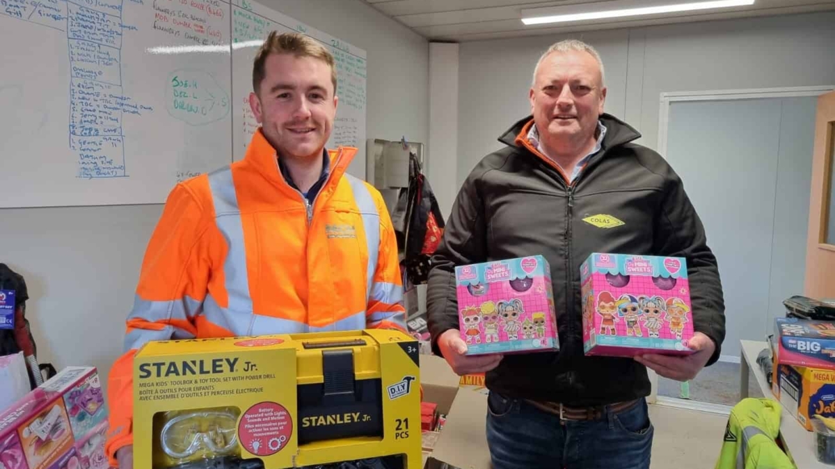 Darrel (MCM) and Paul (Colas) sort the donations
