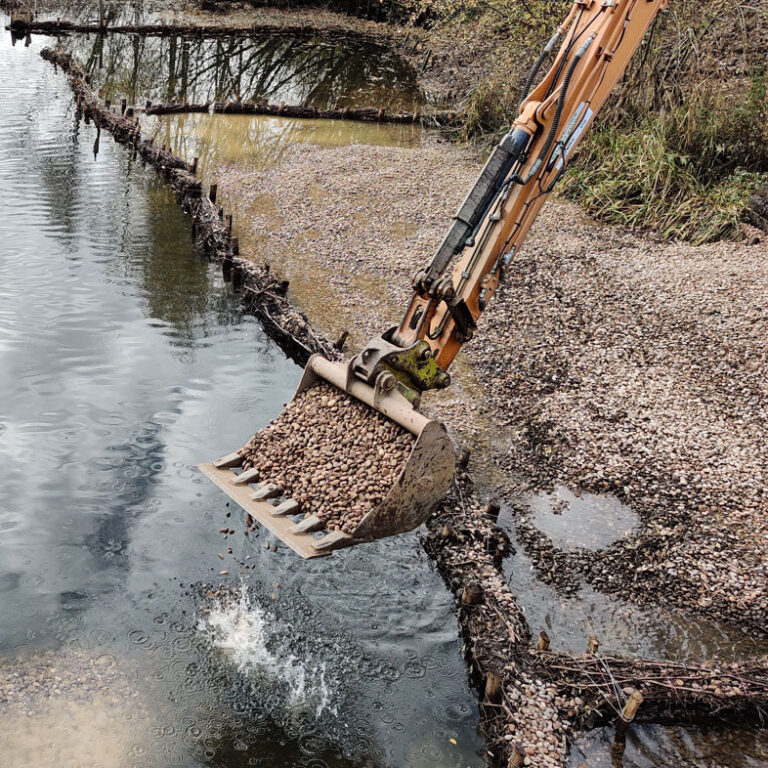 MCM aggregates river bank